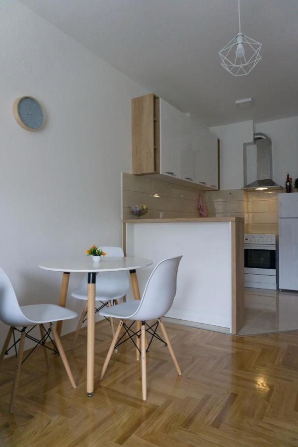 Harmonija 1 Apartment เทรบินเย ภายนอก รูปภาพ